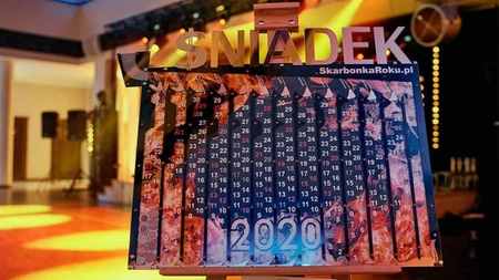 Wandspardose mit individuell anpassbarer Aufschrift